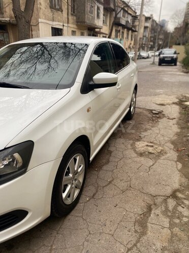 Volkswagen Polo 2015, 269,425 km - 1.6 l - Bakı