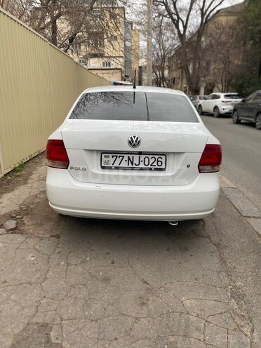 Volkswagen Polo 2015, 269,425 km - 1.6 l - Bakı