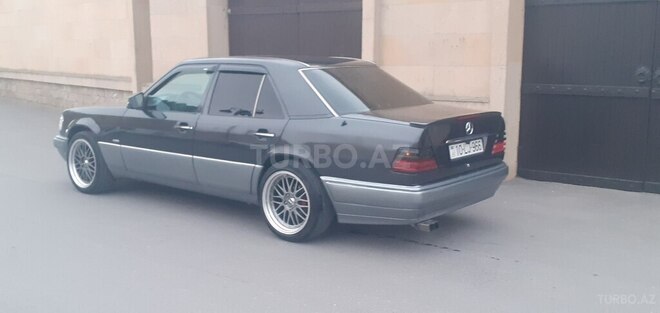Mercedes 220 E 1994, 258,698 km - 2.2 l - Bakı