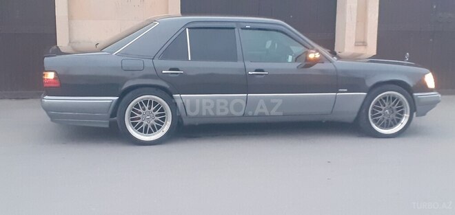 Mercedes 220 E 1994, 258,698 km - 2.2 l - Bakı