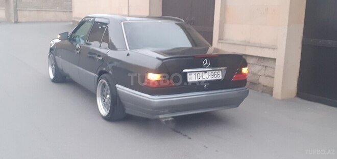 Mercedes 220 E 1994, 258,698 km - 2.2 l - Bakı