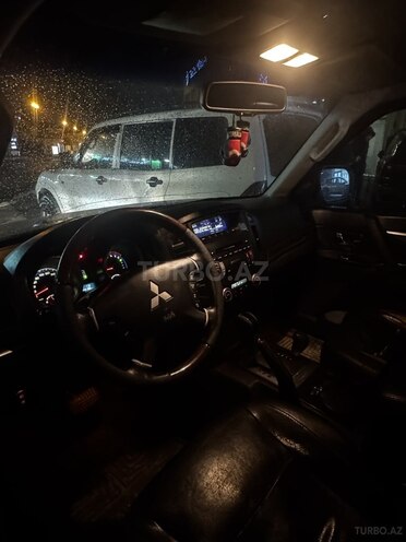 Mitsubishi Pajero 2012, 329,196 km - 3.8 л - Bakı