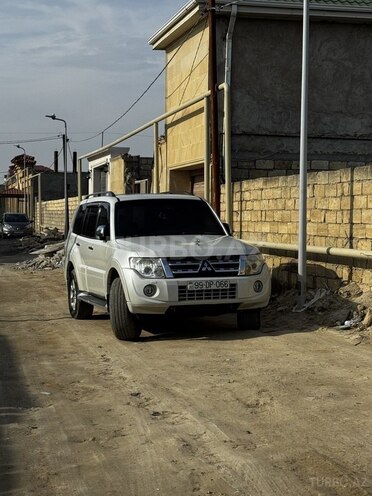 Mitsubishi Pajero 2012, 329,196 km - 3.8 л - Bakı