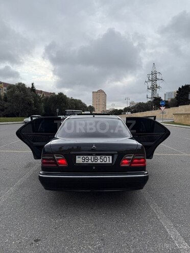 Mercedes E 220 2000, 485,600 km - 2.2 l - Bakı
