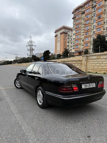 Mercedes E 220 2000, 485,600 km - 2.2 l - Bakı