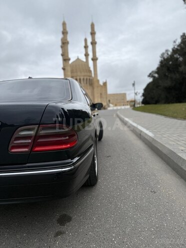 Mercedes E 220 2000, 485,600 km - 2.2 l - Bakı