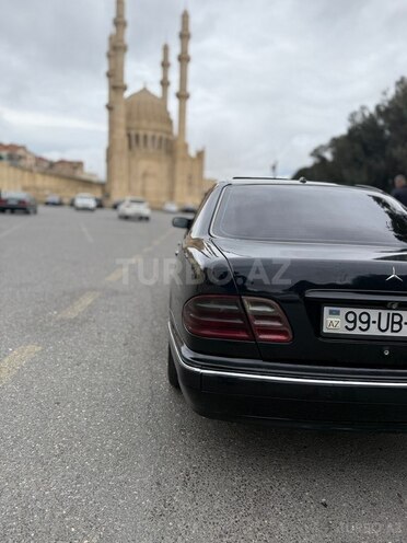 Mercedes E 220 2000, 485,600 km - 2.2 l - Bakı