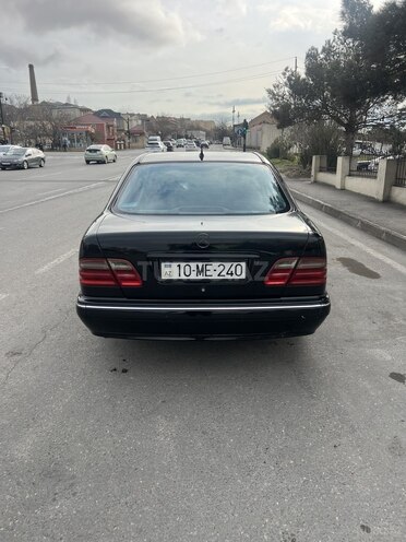 Mercedes E 240 2001, 352,000 km - 2.4 l - Bakı