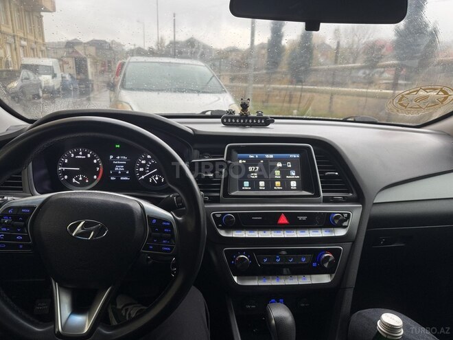 Hyundai Sonata-13