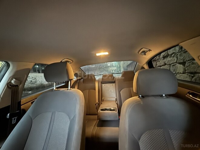 Hyundai Sonata-11