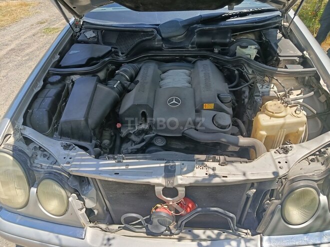 Mercedes E 240 1998, 263,000 km - 2.4 l - Qəbələ