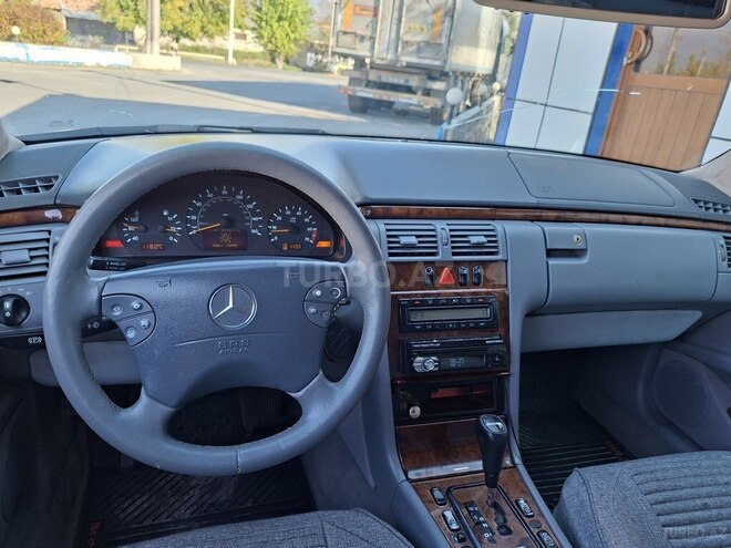Mercedes E 320 1999, 350,000 km - 3.2 l - Şəki