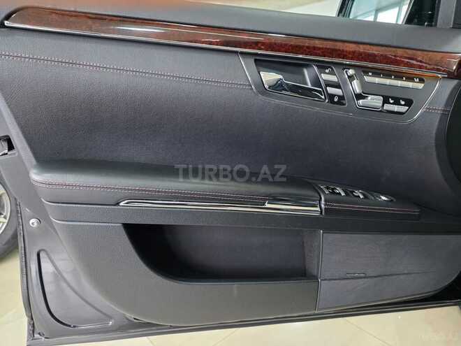 Mercedes S 500 4MATIC-28