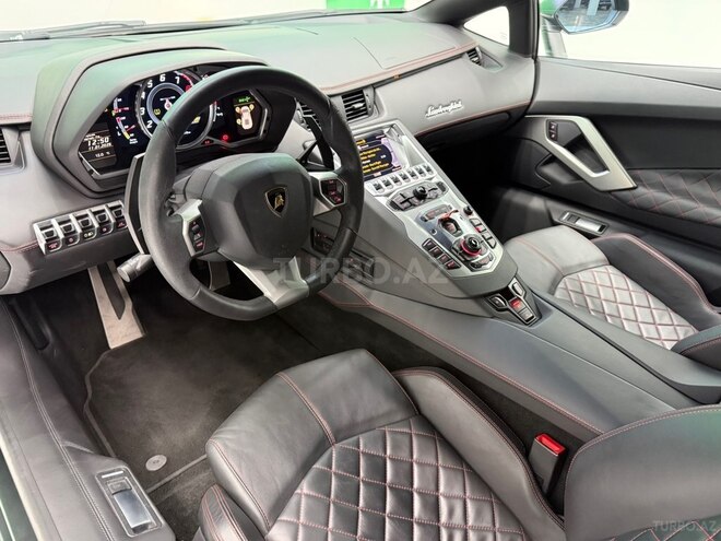 Lamborghini Aventador-9