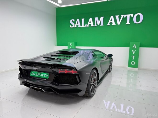 Lamborghini Aventador-6