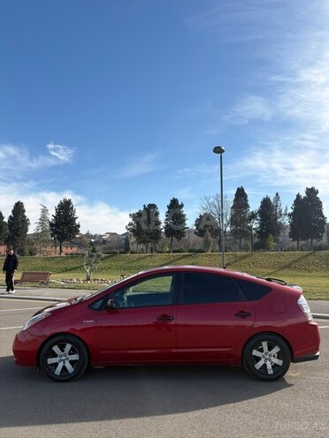 Toyota Prius-5