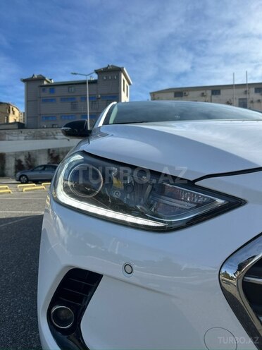 Hyundai Avante 2017, 175,000 km - 1.6 l - Bakı