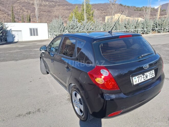 Kia Ceed 2008, 298,000 km - 1.6 л - Şəki