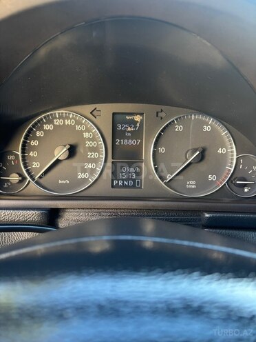 Mercedes C 220 2004, 218,807 km - 2.1 л - Neftçala