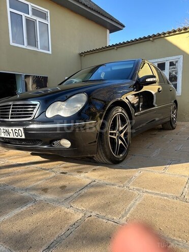 Mercedes C 220 2004, 218,807 km - 2.1 л - Neftçala