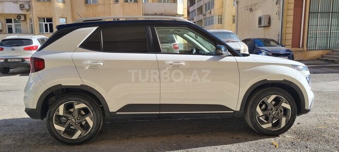 Hyundai Venue 2024, 30,000 km - 1.6 l - Bakı