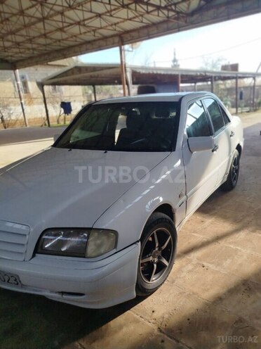 Mercedes C 220 1999, 400,000 km - 2.2 l - Salyan