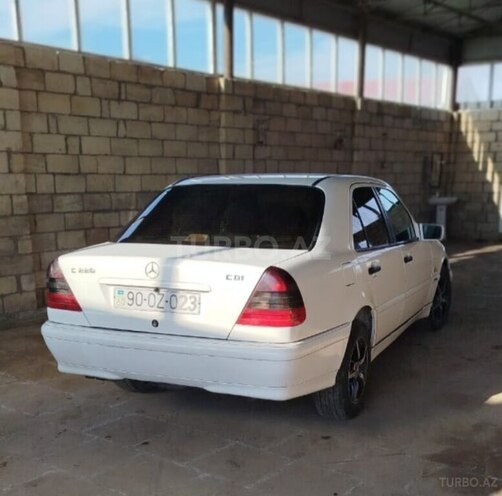 Mercedes C 220 1999, 400,000 km - 2.2 l - Salyan