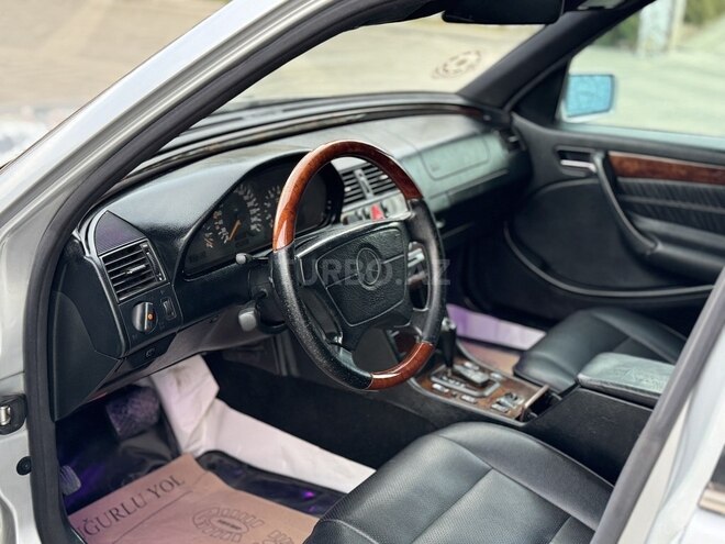 Mercedes C 240 1999, 284,698 km - 2.6 l - Sabirabad