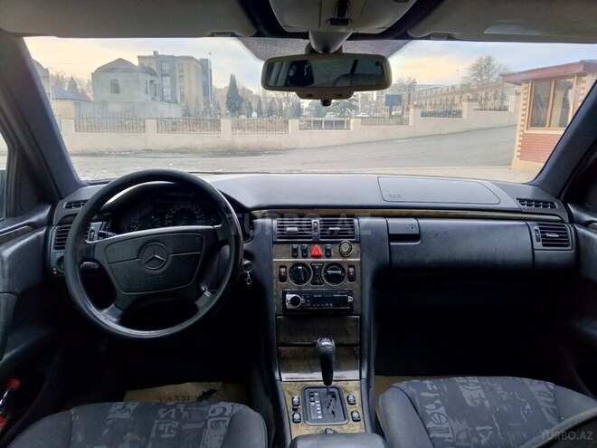 Mercedes E 280 1996, 325,654 km - 2.8 l - Gəncə