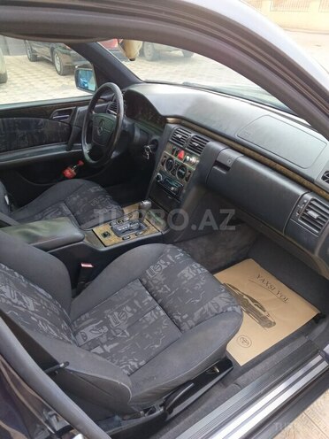 Mercedes E 280 1996, 325,654 km - 2.8 l - Gəncə