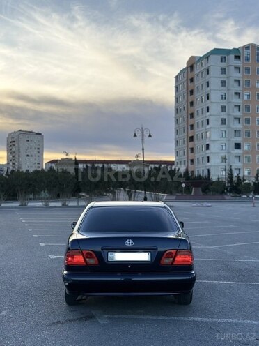 Mercedes E 240 1998, 323,000 km - 2.4 l - Sumqayıt