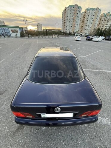 Mercedes E 240 1998, 323,000 km - 2.4 l - Sumqayıt