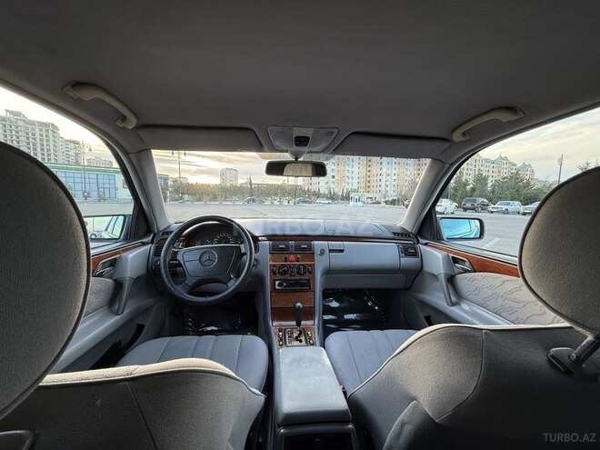 Mercedes E 240 1998, 323,000 km - 2.4 l - Sumqayıt