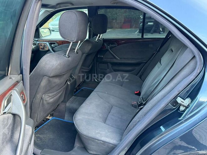Mercedes E 240 2000, 310,000 km - 2.6 l - Bakı