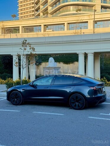 Tesla Model 3-2