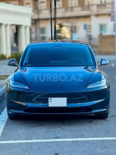 Tesla Model 3-5