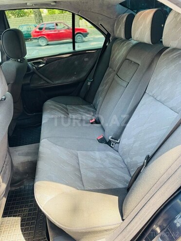 Mercedes E 240 2000, 284,742 km - 2.6 l - Ağdaş