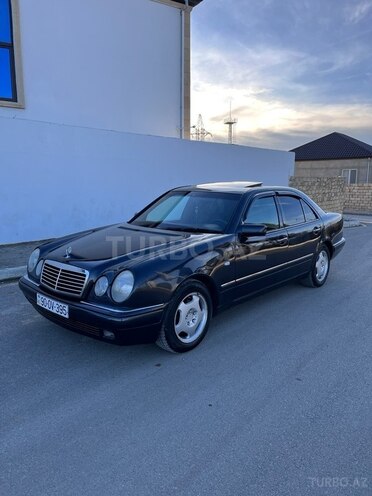 Mercedes E 230 1996, 261,000 km - 2.3 l - Sumqayıt