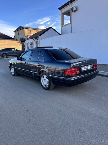 Mercedes E 230 1996, 261,000 km - 2.3 l - Sumqayıt