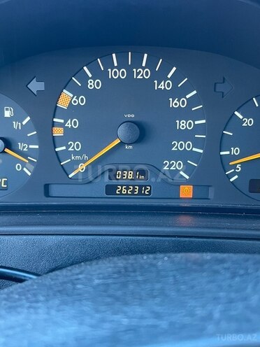 Mercedes E 230 1996, 261,000 km - 2.3 l - Sumqayıt