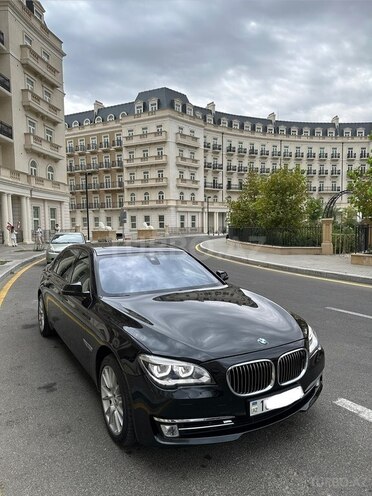 BMW 750 2015, 209,000 km - 4.4 l - Bakı
