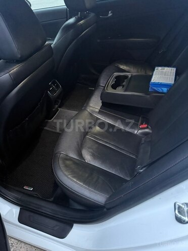 Kia Optima-4