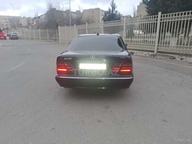 Mercedes E 240 2000, 210,000 km - 2.6 л - Bakı