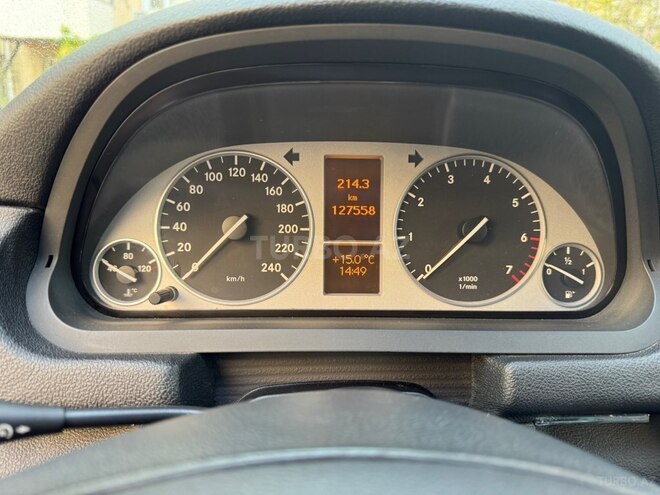 Mercedes B 200-3