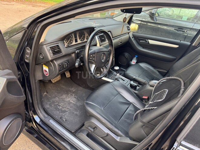 Mercedes B 200-6