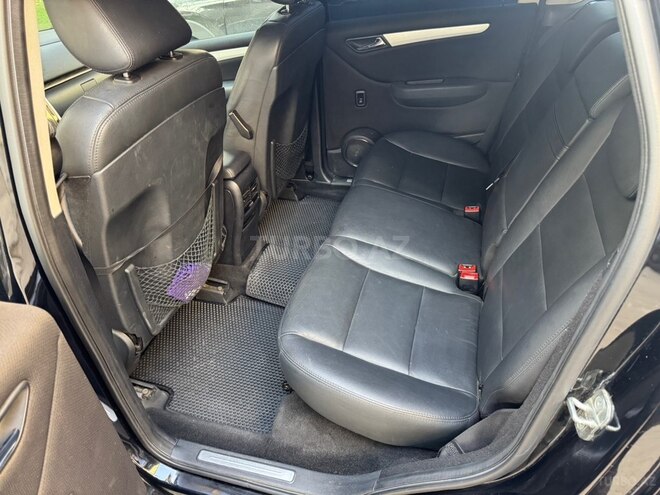 Mercedes B 200-4
