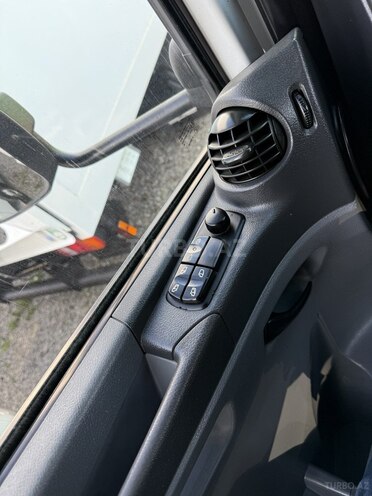 Mercedes Atego 818-9
