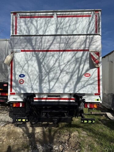 Mercedes Atego 818-6