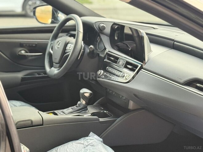 Lexus ES 300h 2024, 12,000 km - 2.5 l - Bakı