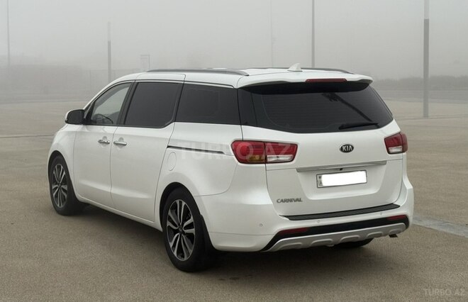 Kia Carnival 2015, 181,500 km - 2.2 l - Bakı